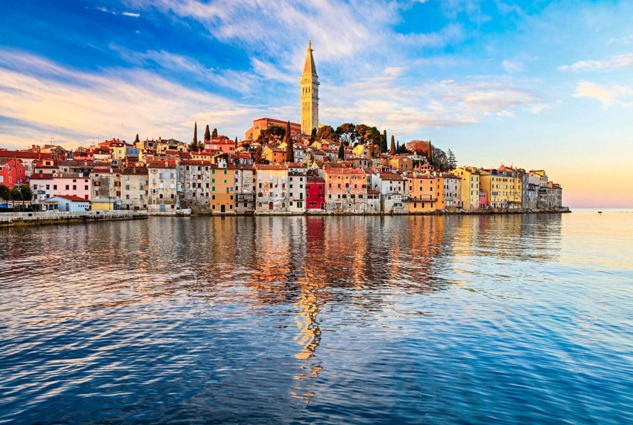 Studios Barre With Jacuzzi Rovinj Exterior photo