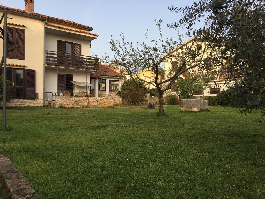 Studios Barre With Jacuzzi Rovinj Exterior photo